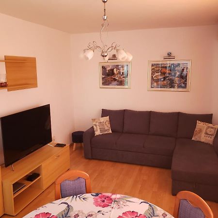 Risika Apartmani Bagian luar foto