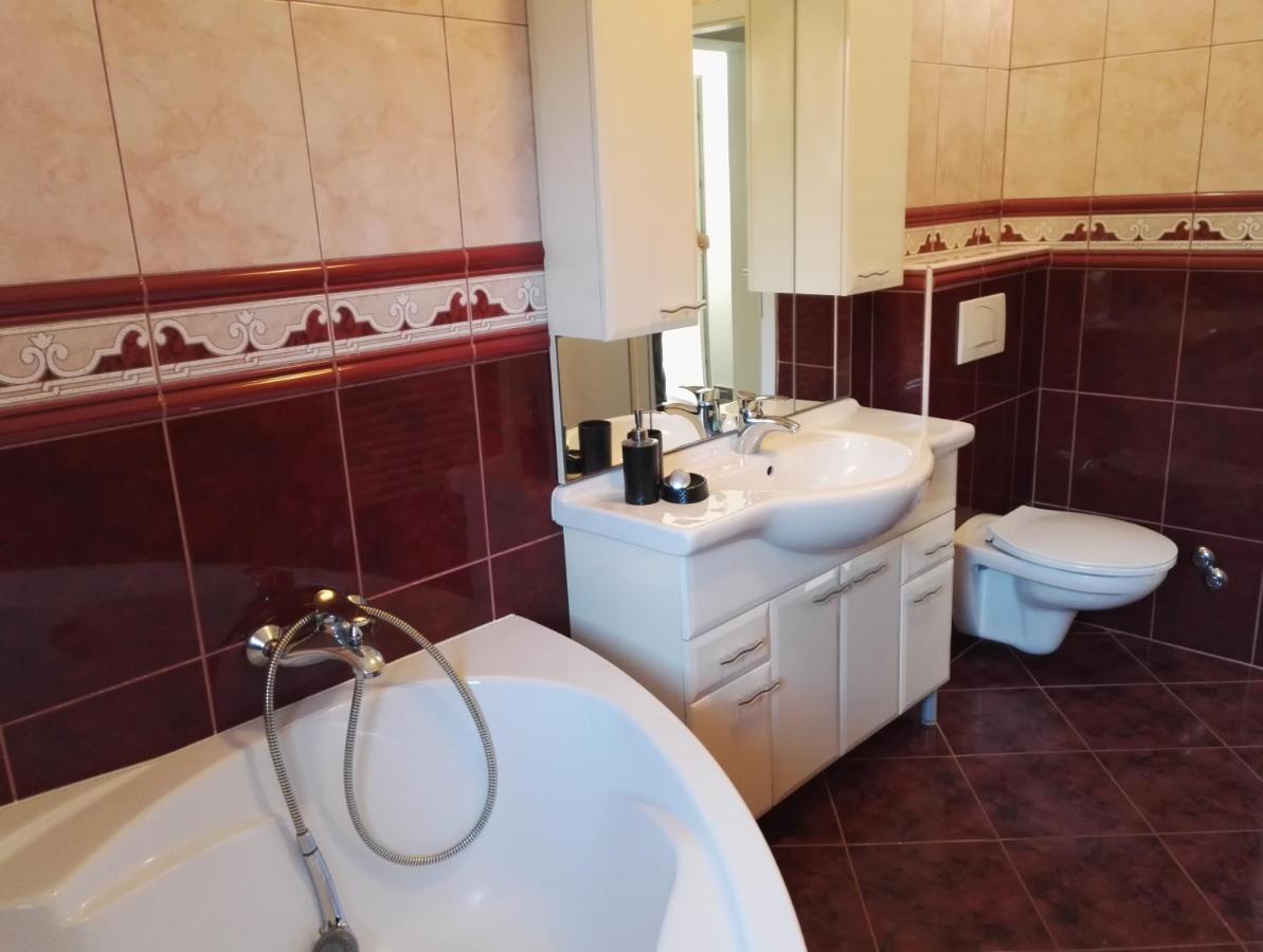 Risika Apartmani Bagian luar foto
