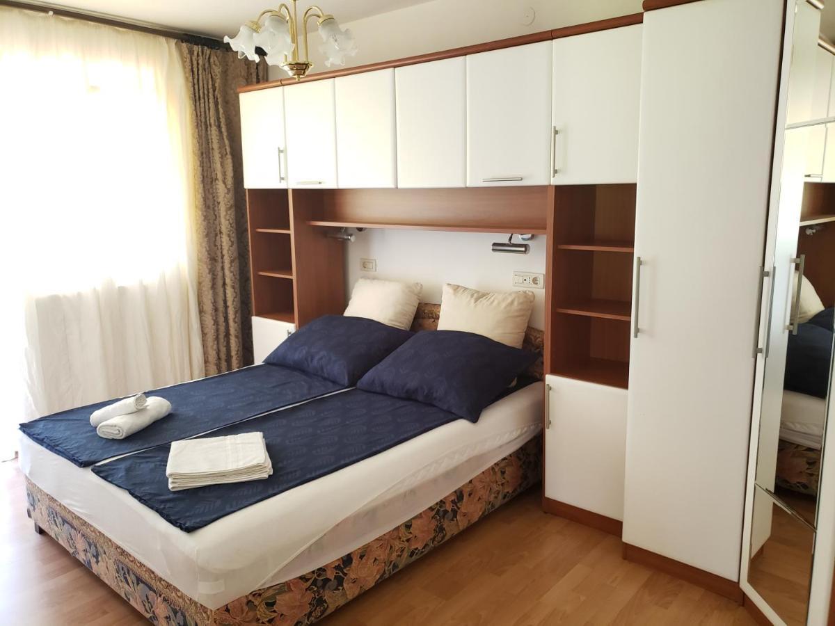 Risika Apartmani Bagian luar foto