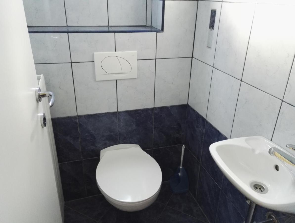 Risika Apartmani Bagian luar foto